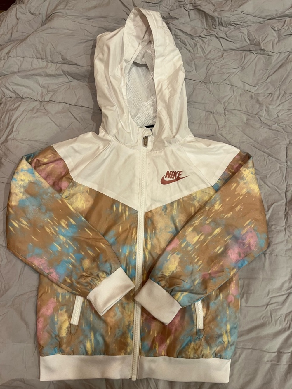 Nike kids hooded windbreaker. Size 5/6.